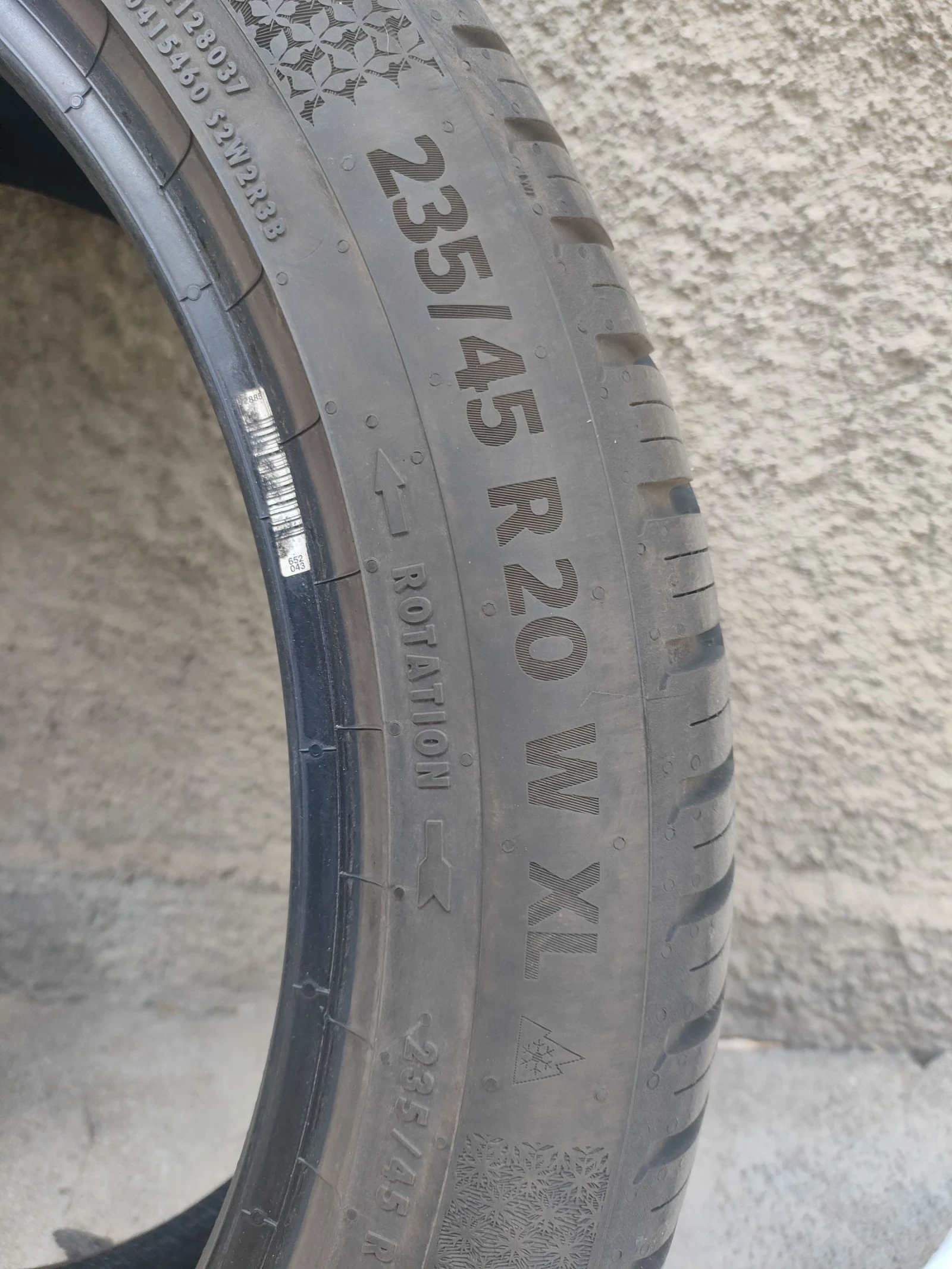 Гуми Всесезонни 235/45R20, снимка 5 - Гуми и джанти - 54427754