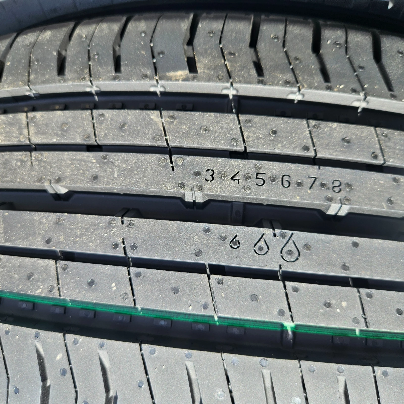 Гуми Летни 235/65R16, снимка 3 - Гуми и джанти - 54785568