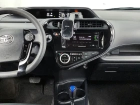 Toyota Prius C 1.5E CROSSOVER, снимка 14