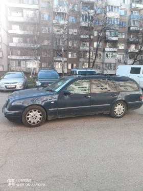 Mercedes-Benz E 300, снимка 2