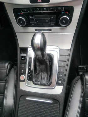 VW Passat 2.0 TDI/HIGHLINE/KEYLESS/CAMERA/PANORAMA/NAVI/FUL , снимка 11
