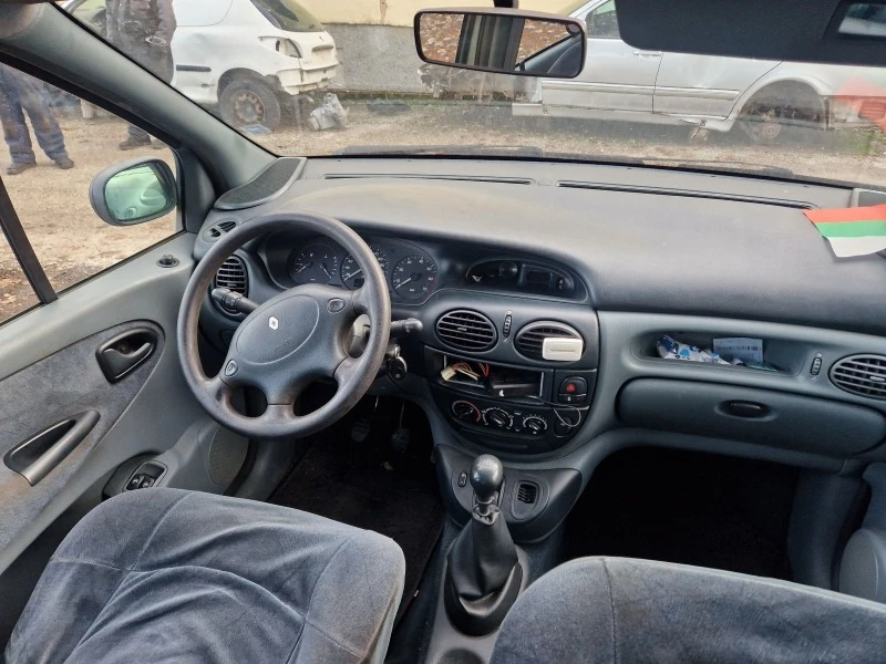 Renault Scenic 1.6 90к.с., снимка 6 - Автомобили и джипове - 43505463