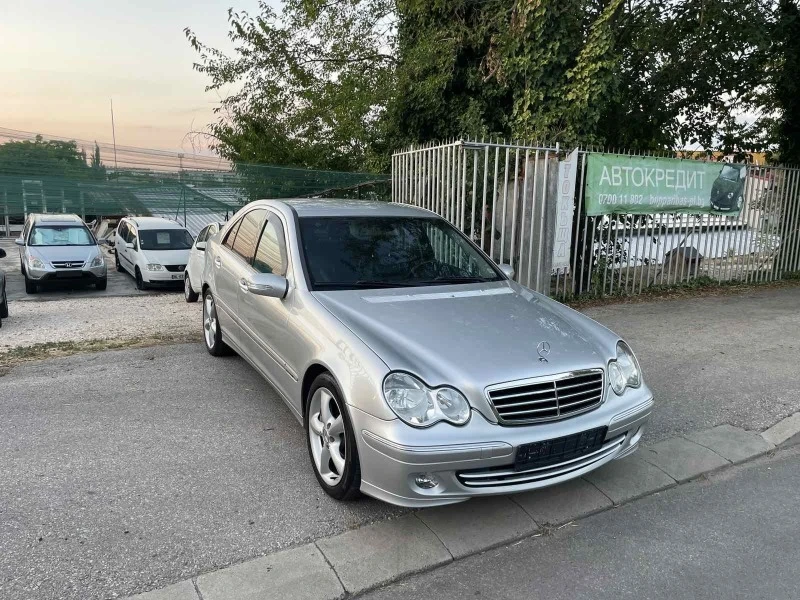 Mercedes-Benz C 220 FACELIFT, КОЖА, NAVI, КАМЕРА, ИТАЛИЯ, снимка 3 - Автомобили и джипове - 46749495