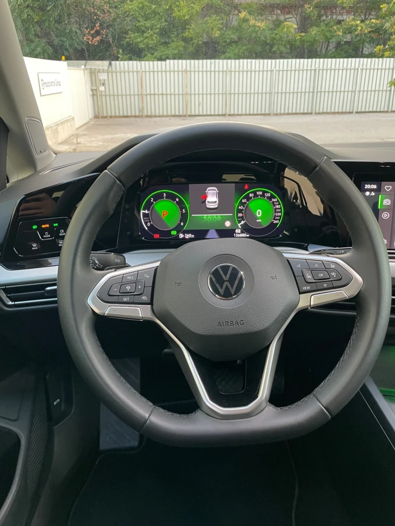 VW Golf 2.0TDI/Led/Масаж/дистр/подгрев волан /harman/kardo, снимка 16 - Автомобили и джипове - 46868876