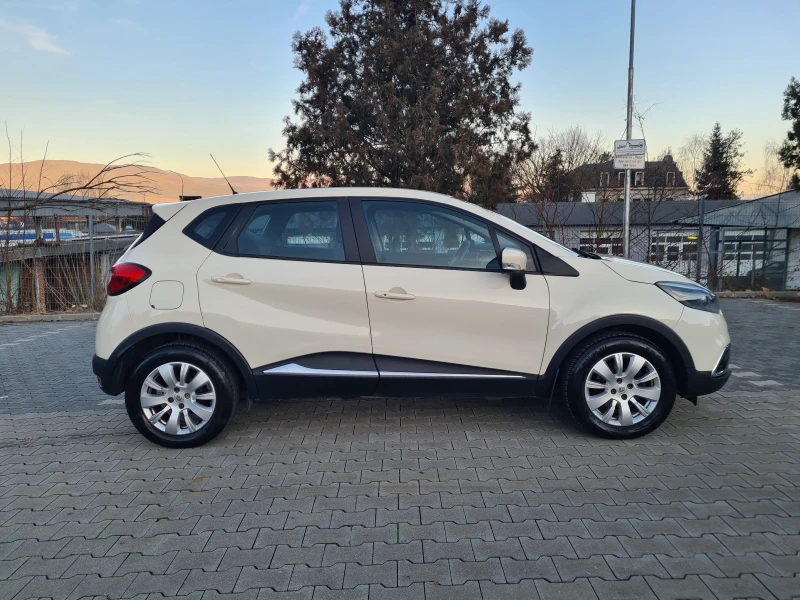 Renault Captur 1.2 TCe automatik, снимка 8 - Автомобили и джипове - 48393772