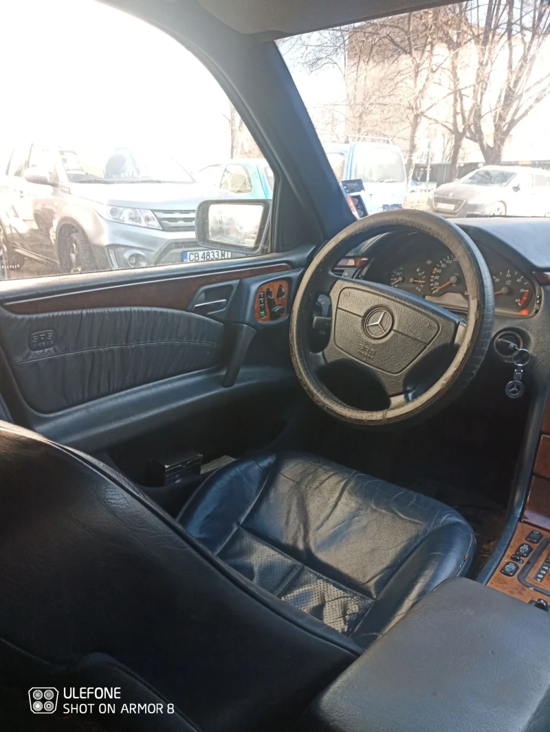 Mercedes-Benz E 300, снимка 7 - Автомобили и джипове - 49517153