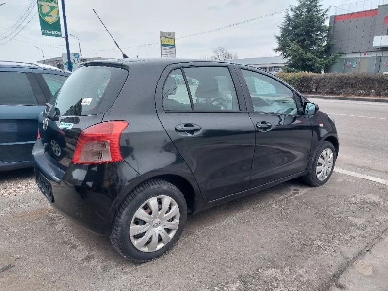 Toyota Yaris 1.0 бензин Топ състояние , снимка 6 - Автомобили и джипове - 49085301