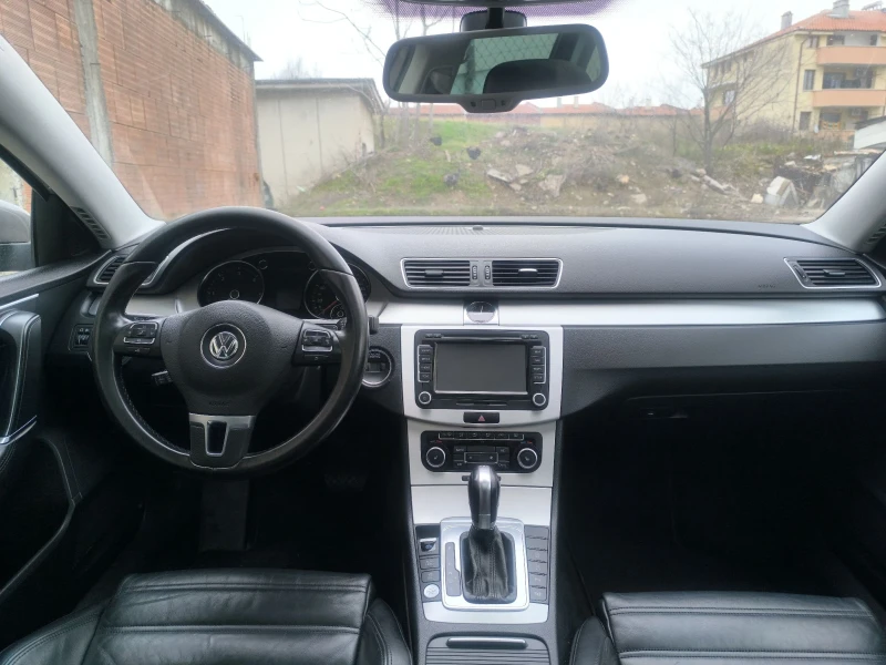 VW Passat 2.0 TDI/HIGHLINE/KEYLESS/CAMERA/PANORAMA/NAVI/FUL , снимка 6 - Автомобили и джипове - 52728666