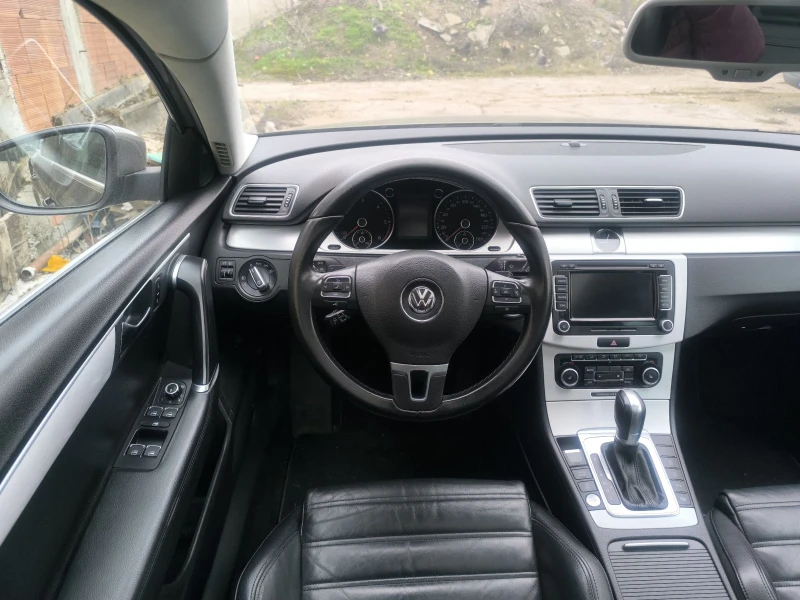 VW Passat 2.0 TDI/HIGHLINE/KEYLESS/CAMERA/PANORAMA/NAVI/FUL , снимка 7 - Автомобили и джипове - 52728666
