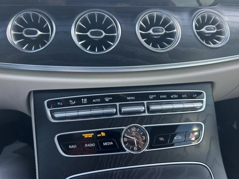 Mercedes-Benz E 400 E-COUPE!RED-METALIC!* АвтоКредит* Цена до БГ* , снимка 9 - Автомобили и джипове - 53326658