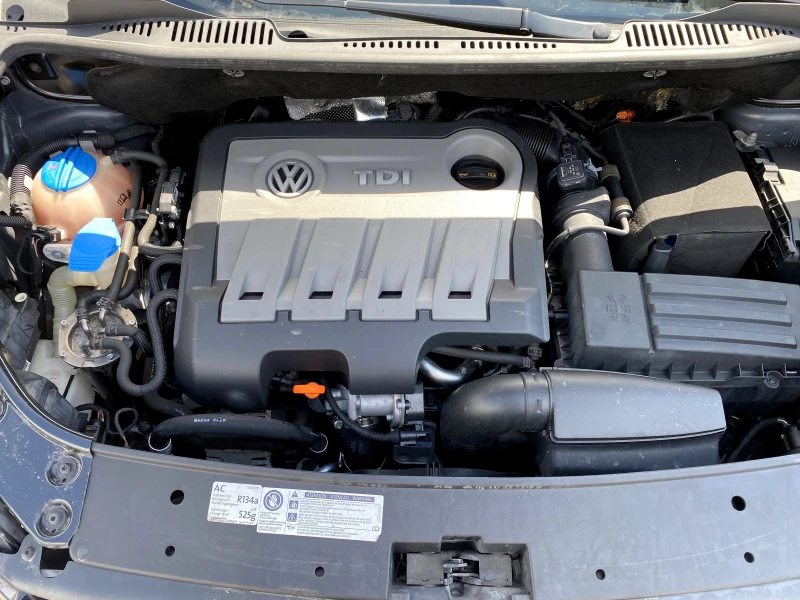 VW Touran 1.6TDI HighLine---Бонбон--- - 11490 лв. - 61300637 | Car24.bg