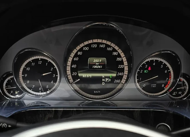 Mercedes-Benz E 350 4Matic Avantgarde - изображение 8