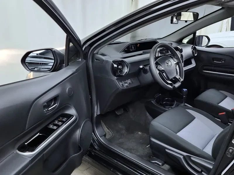 Toyota Prius C 1.5E CROSSOVER, снимка 10 - Автомобили и джипове - 55559832