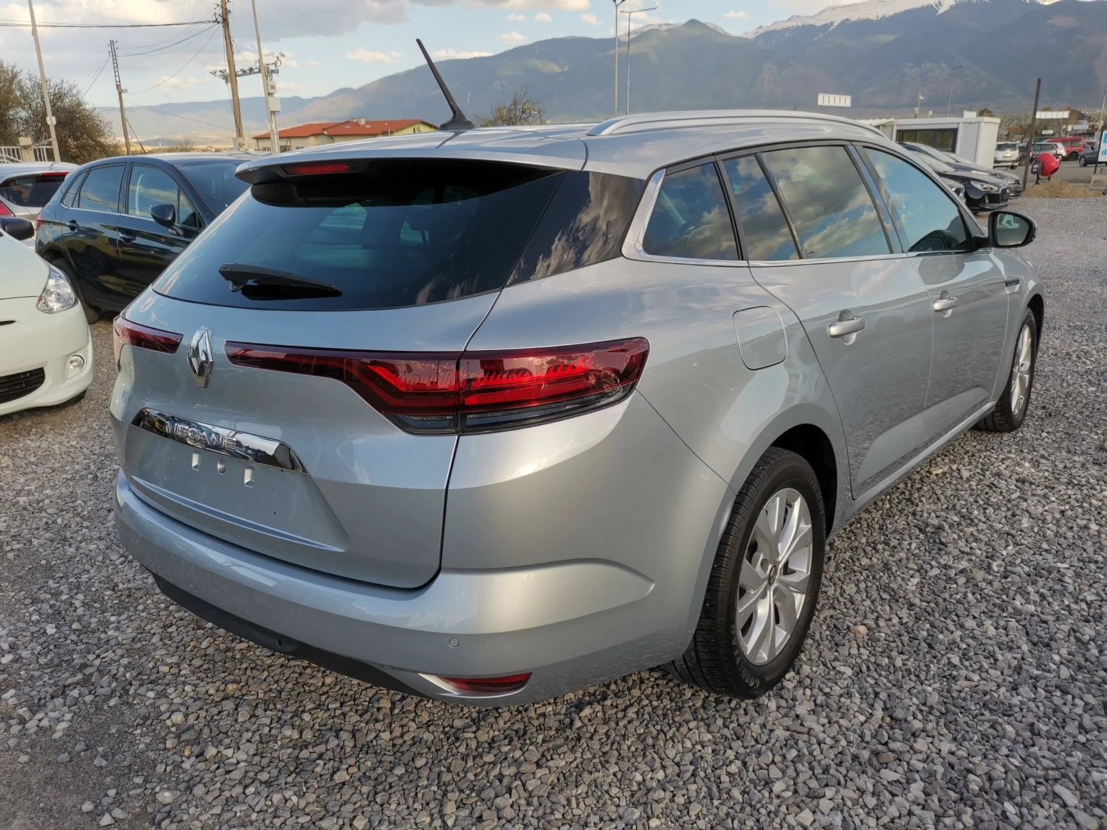 Renault Megane 1.5dCi A E6D - изображение 3