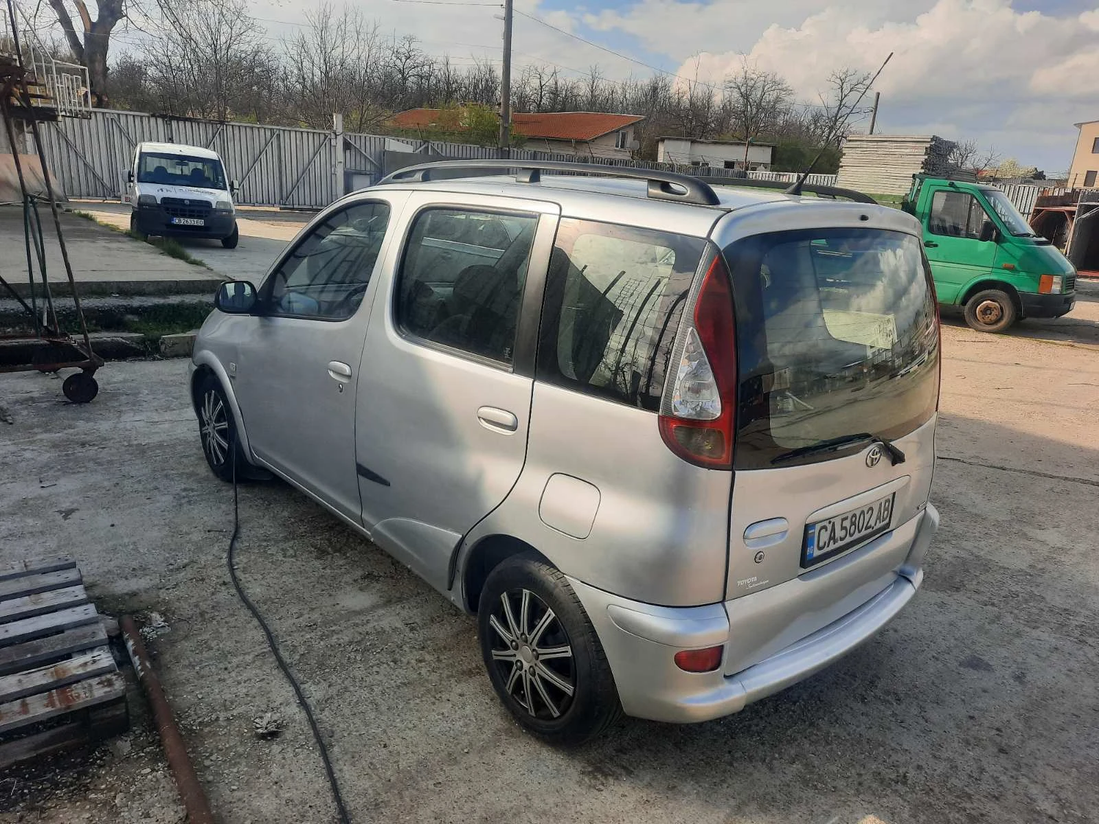 Toyota Yaris verso  - изображение 4