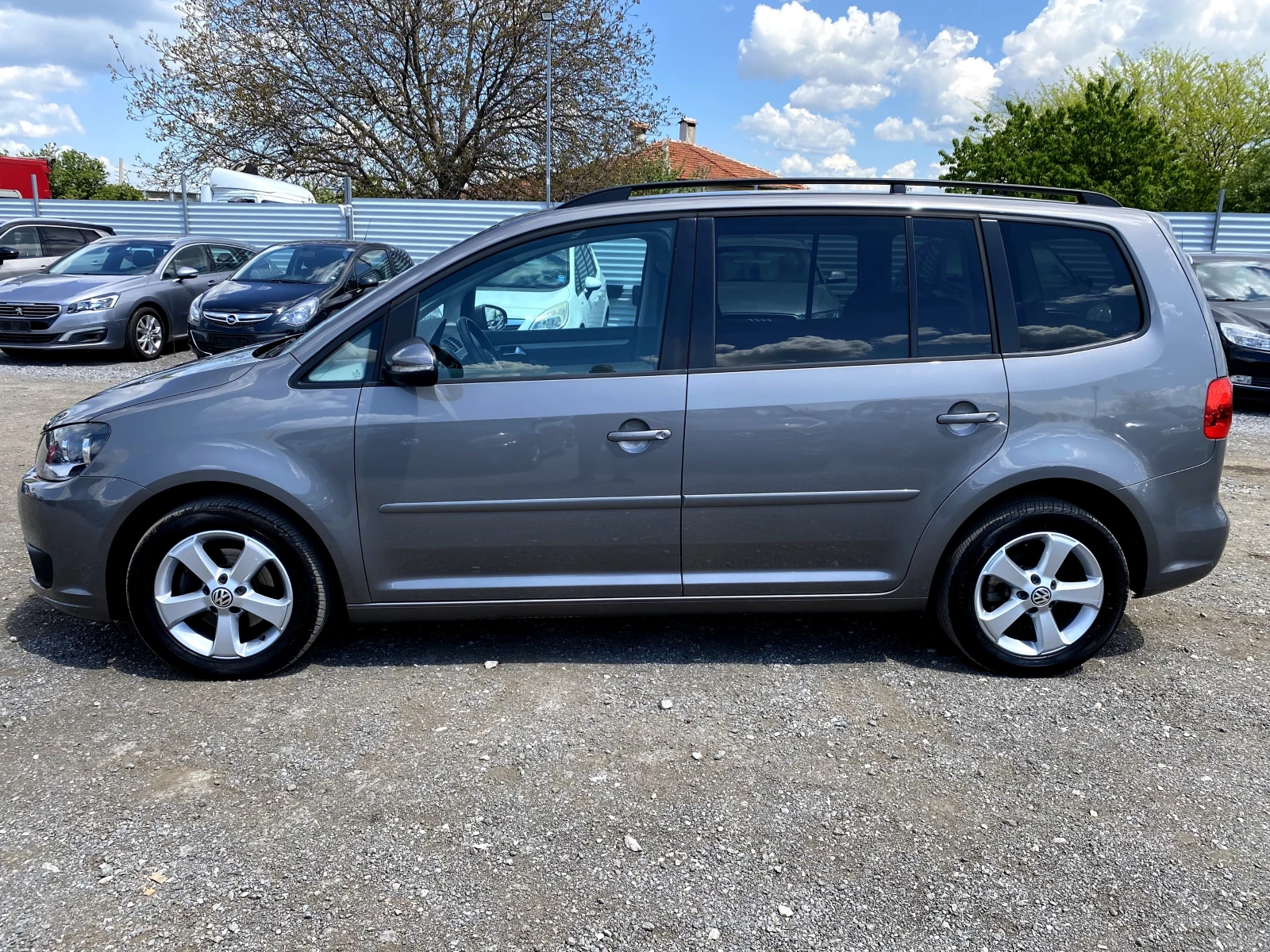 VW Touran 1.6TDI HighLine---Бонбон--- - изображение 2