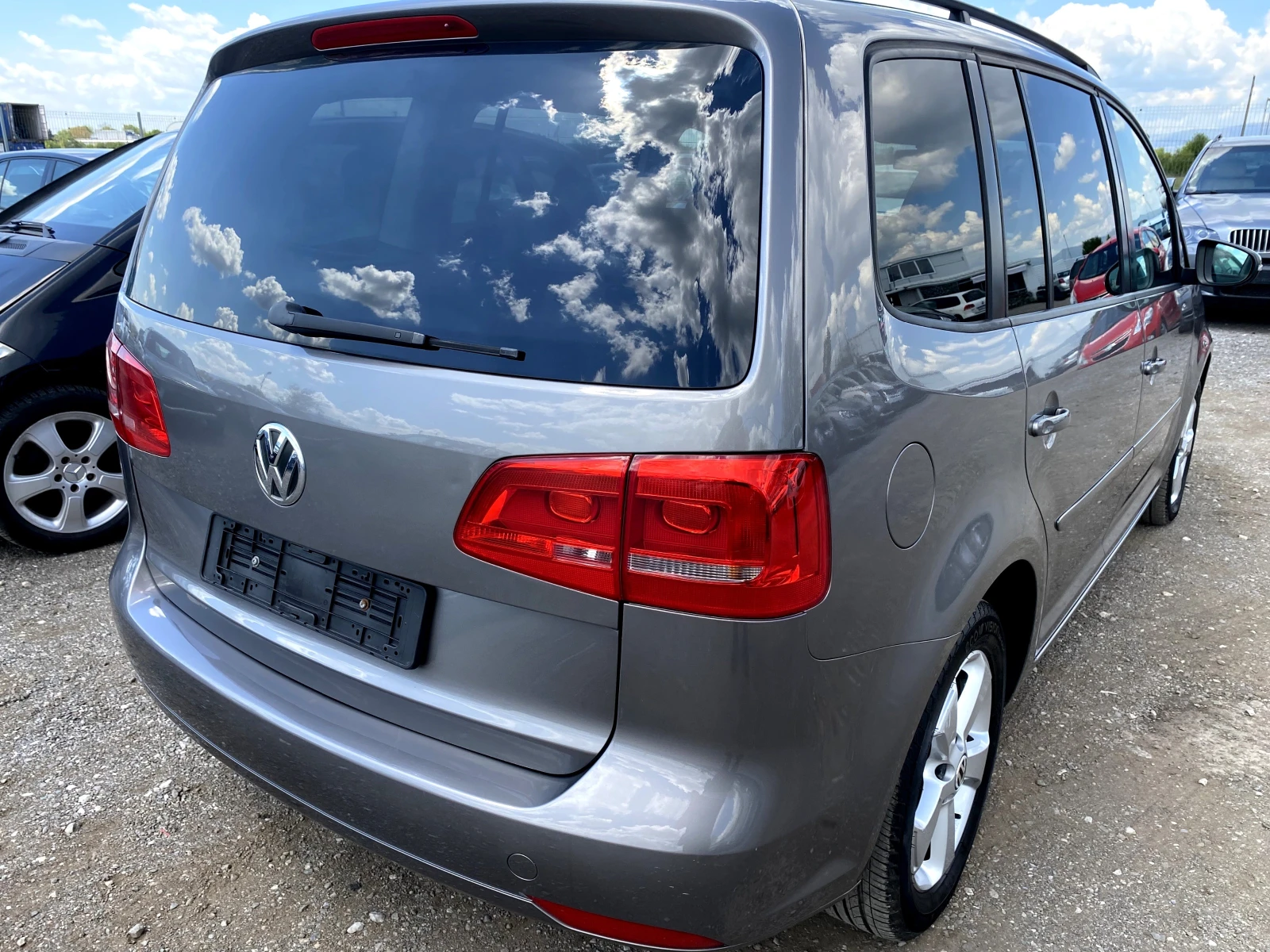 VW Touran 1.6TDI HighLine---Бонбон--- - изображение 4
