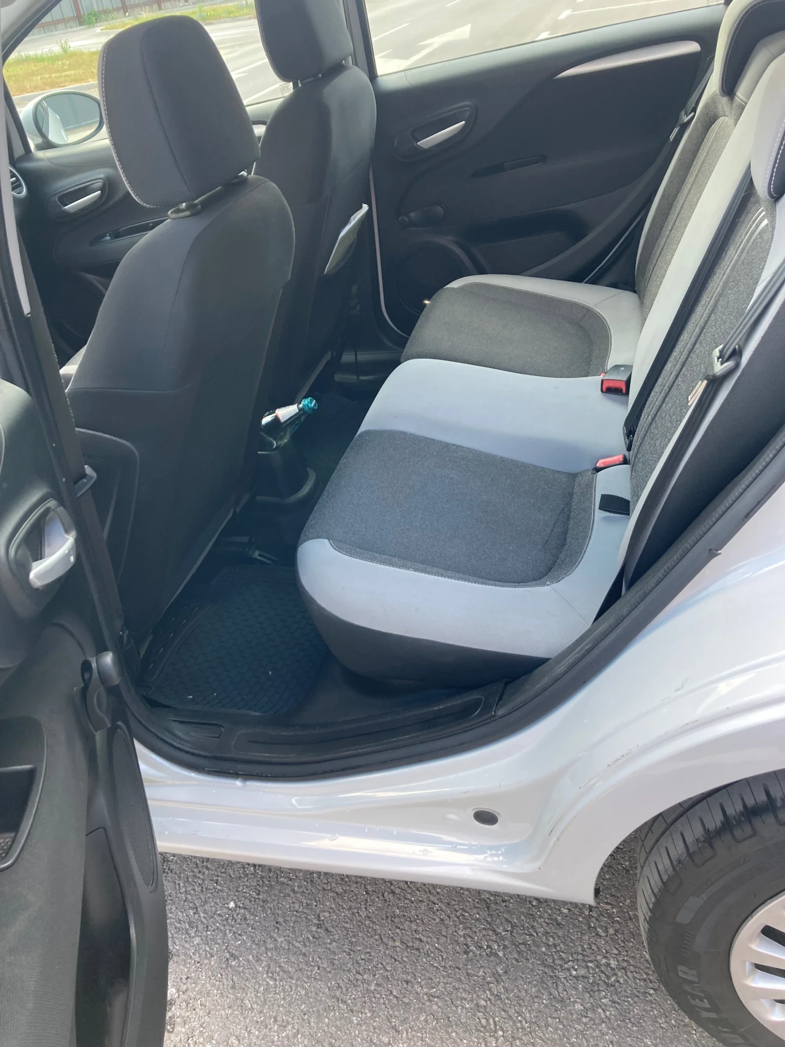 Fiat Punto 1.4 evo - изображение 8