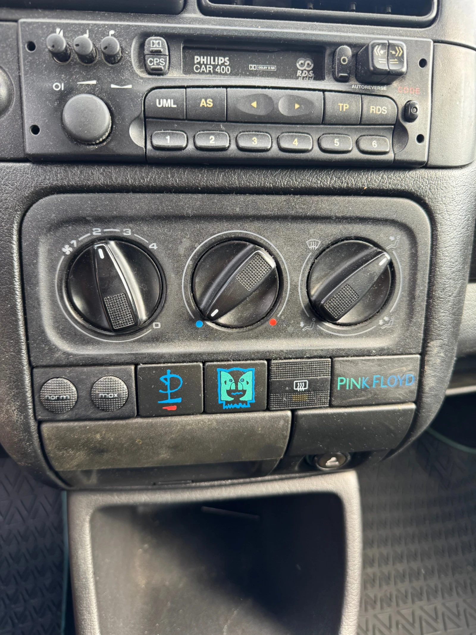 VW Golf 1.6 Климатик Газ! - изображение 10