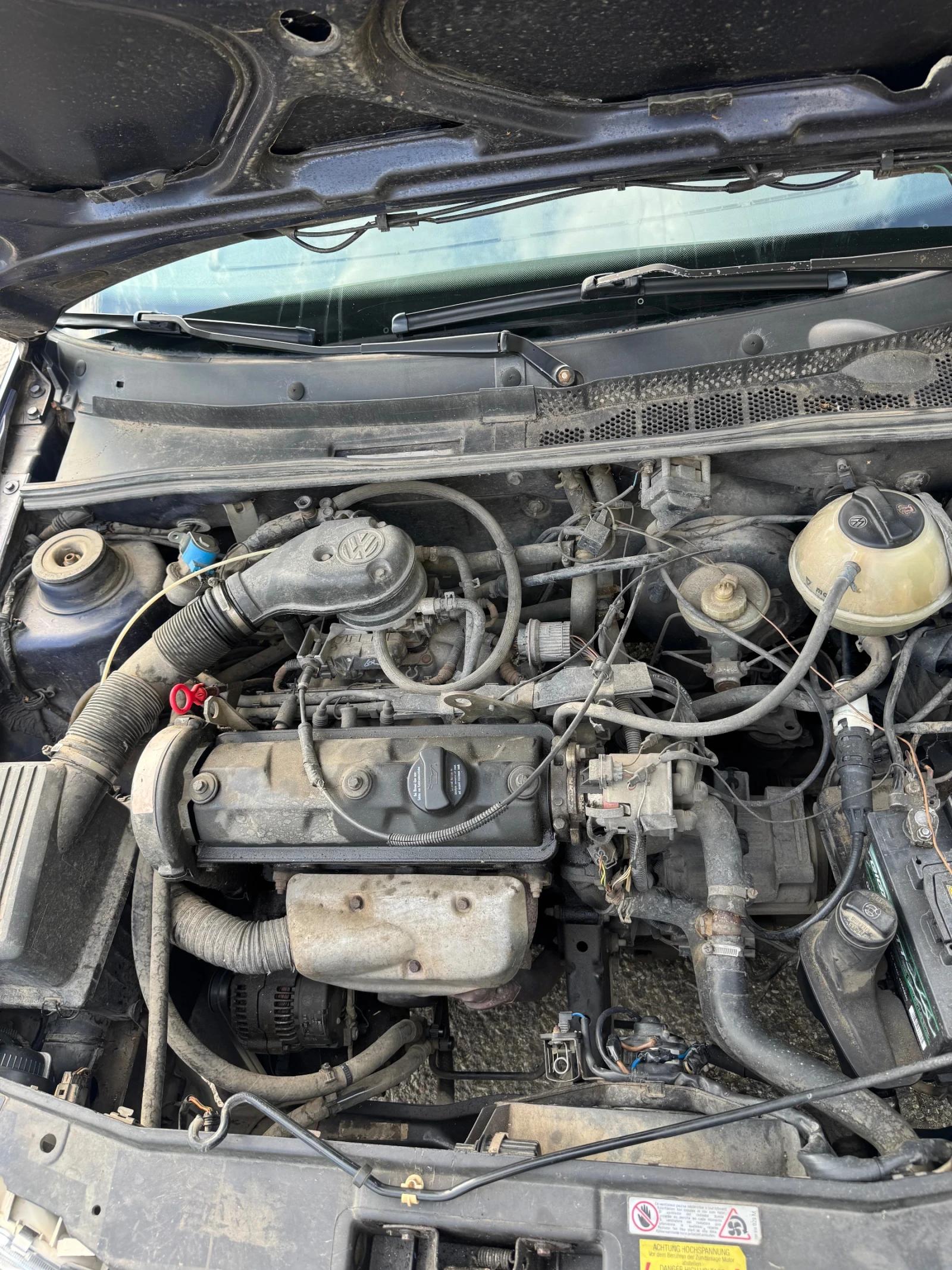 VW Golf 1.6 Климатик Газ! - изображение 9