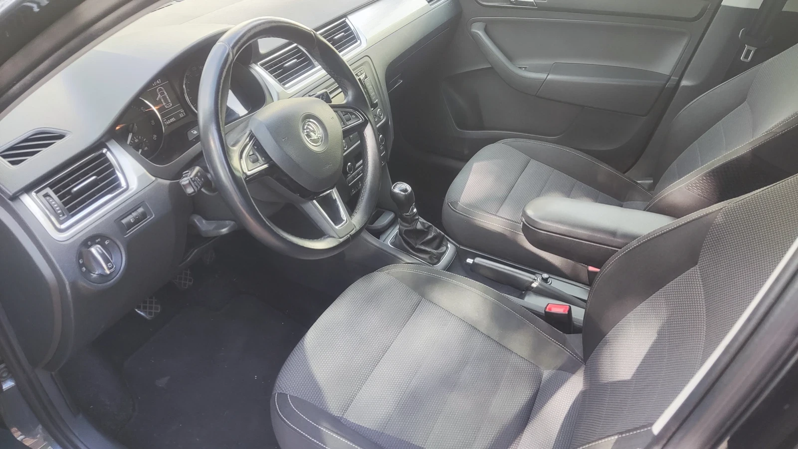 Skoda Rapid Spaceback 1.2TSI - изображение 9
