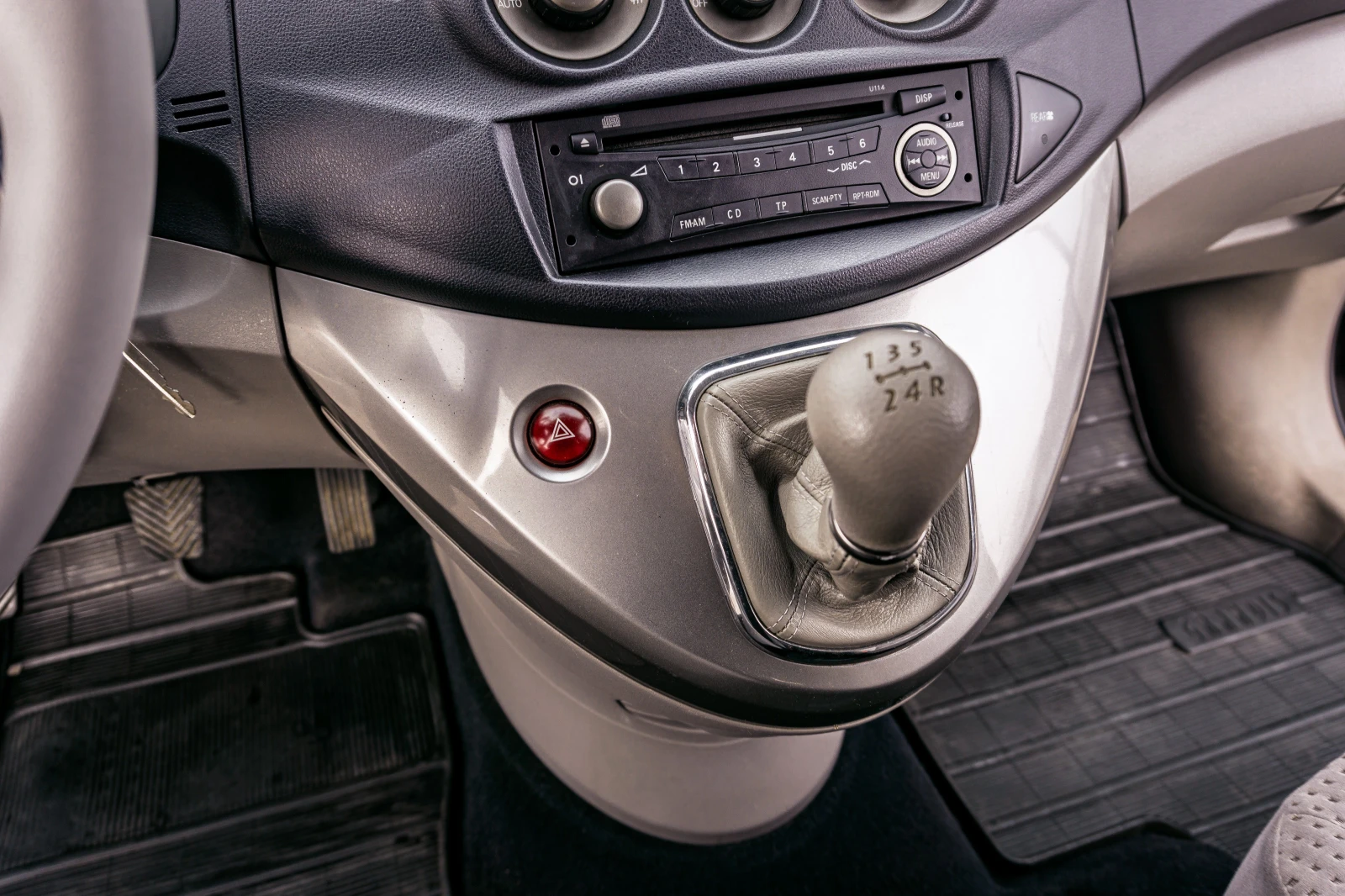 Mitsubishi Grandis 2.4 165.. 5+ 1 |  ! | Mobile.bg   11