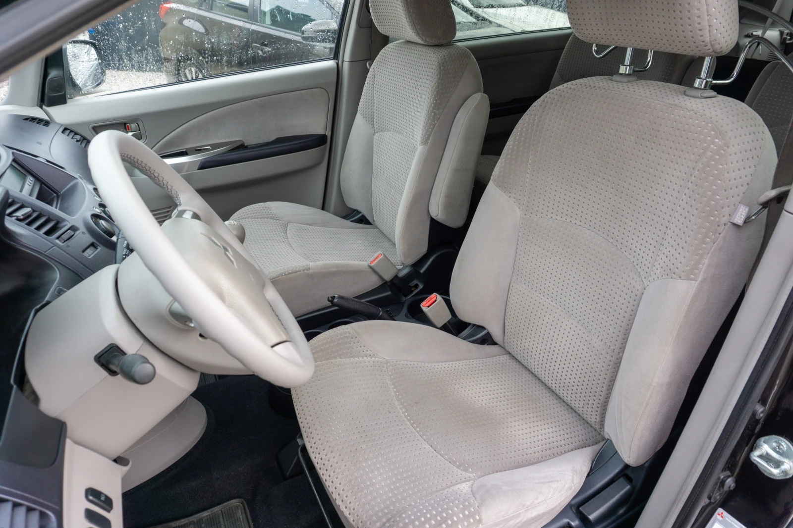 Mitsubishi Grandis 2.4 165.. 5+ 1 |  ! | Mobile.bg   12