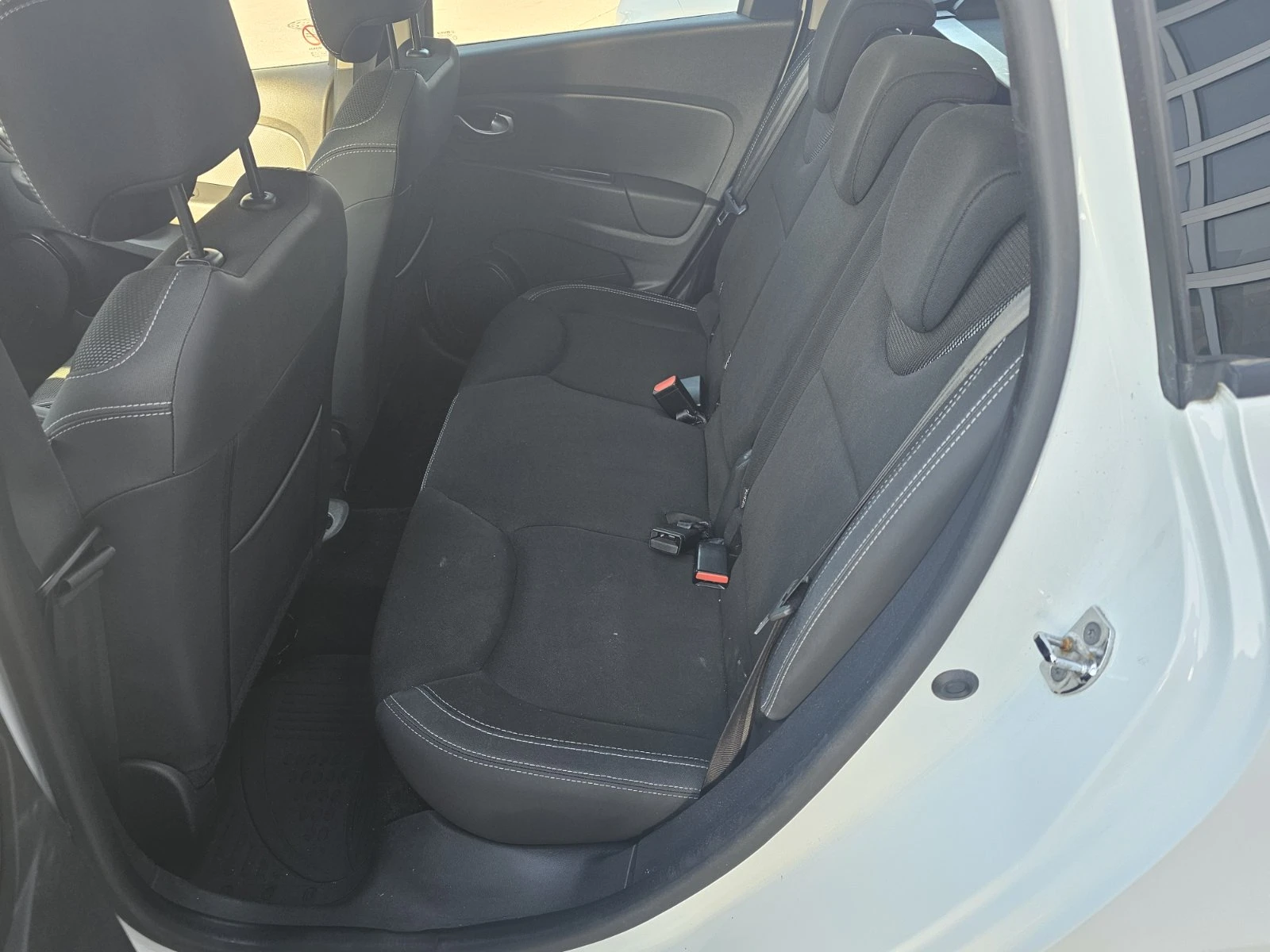 Renault Clio 0.9 Tce 90 к.с. бензин, снимка 13 - Автомобили и джипове - 53849734