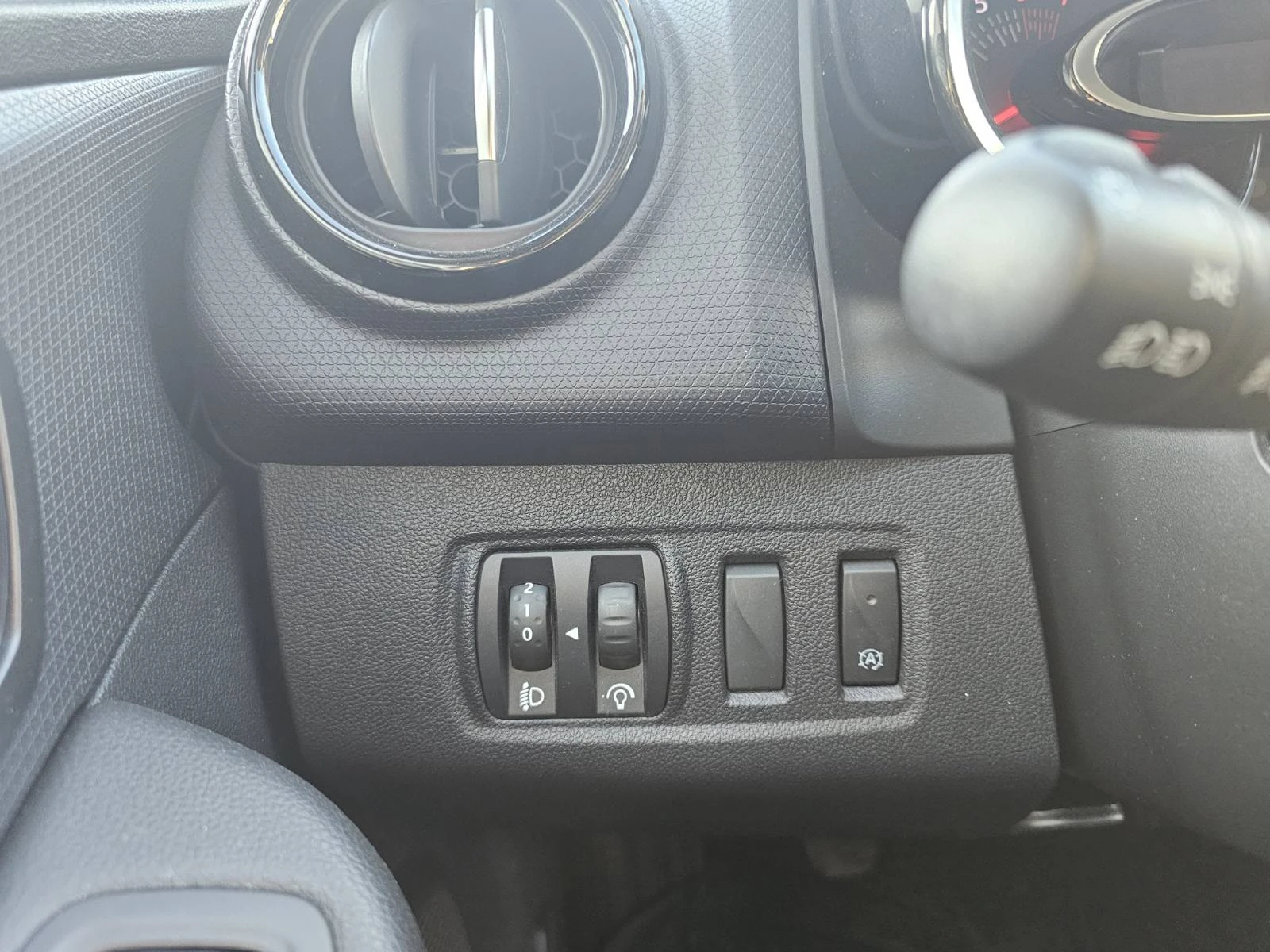 Renault Clio 0.9 Tce 90 к.с. бензин, снимка 10 - Автомобили и джипове - 53849734