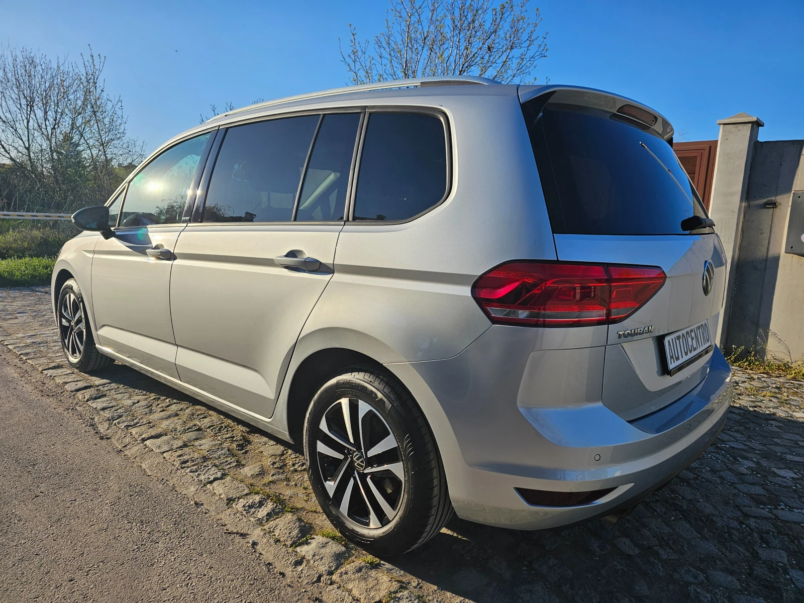 VW Touran 2.0 TDI UNITED Matrix ACC Keyless, снимка 6 - Автомобили и джипове - 54144947