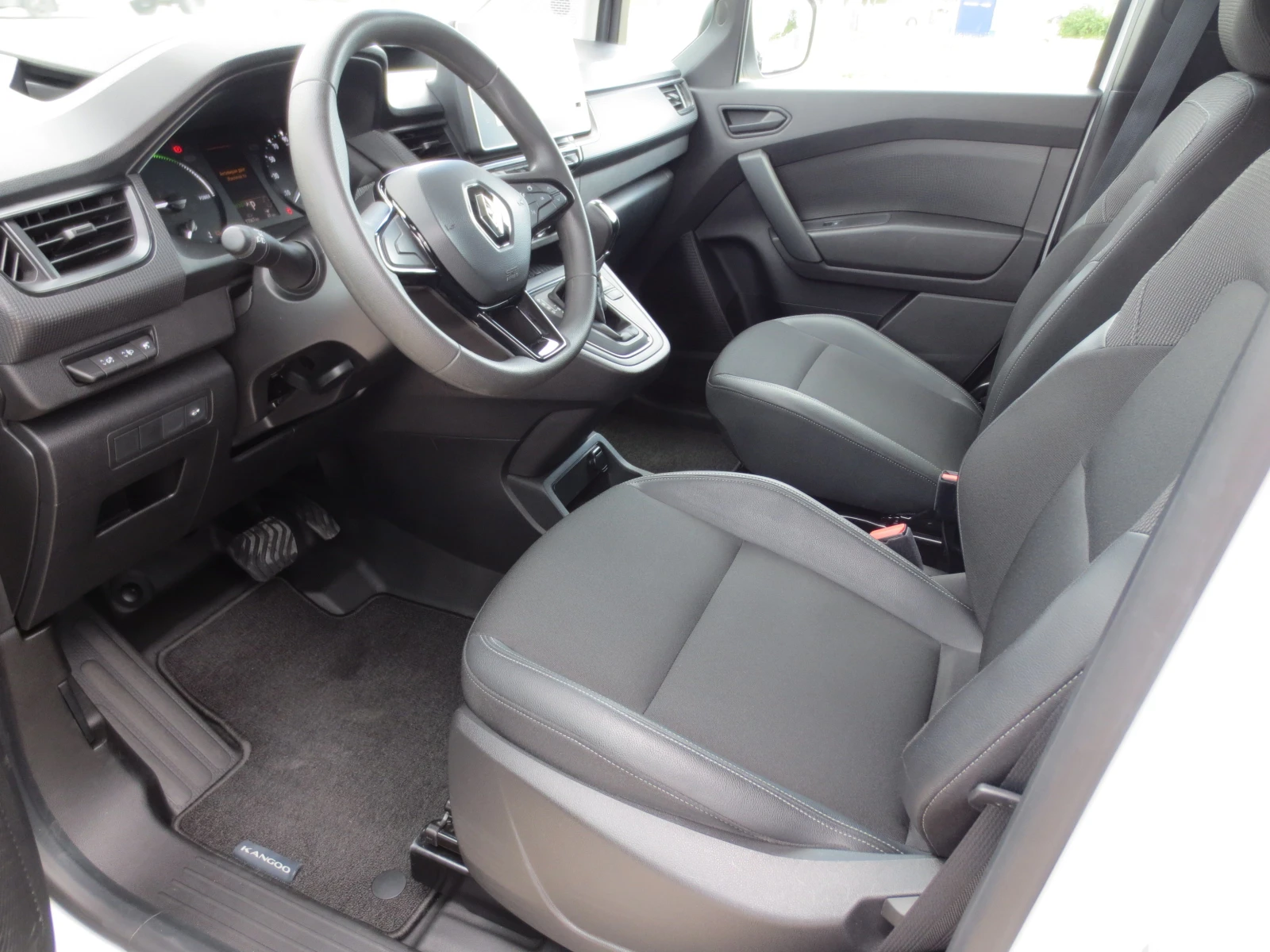 Renault Kangoo 45kw., снимка 9 - Автомобили и джипове - 54520616