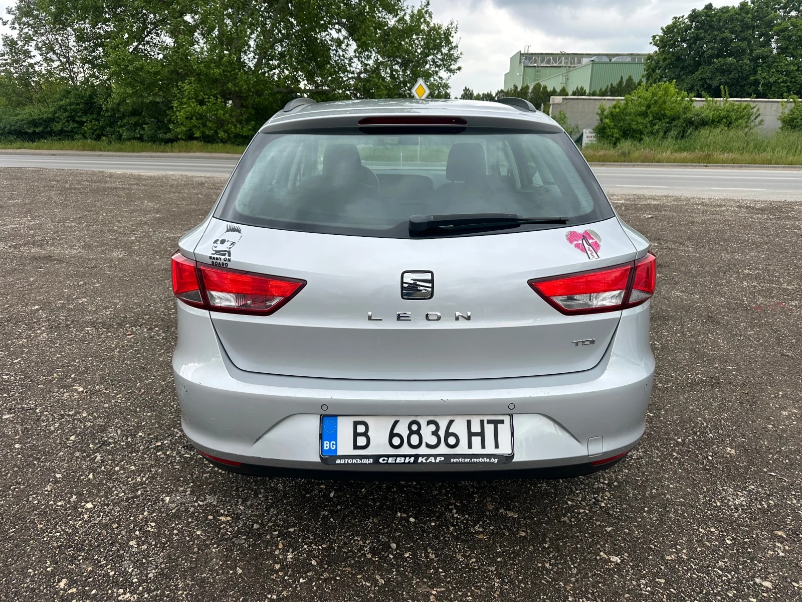Seat Leon 1.6tdi-90к.с.! , снимка 6 - Автомобили и джипове - 54653706