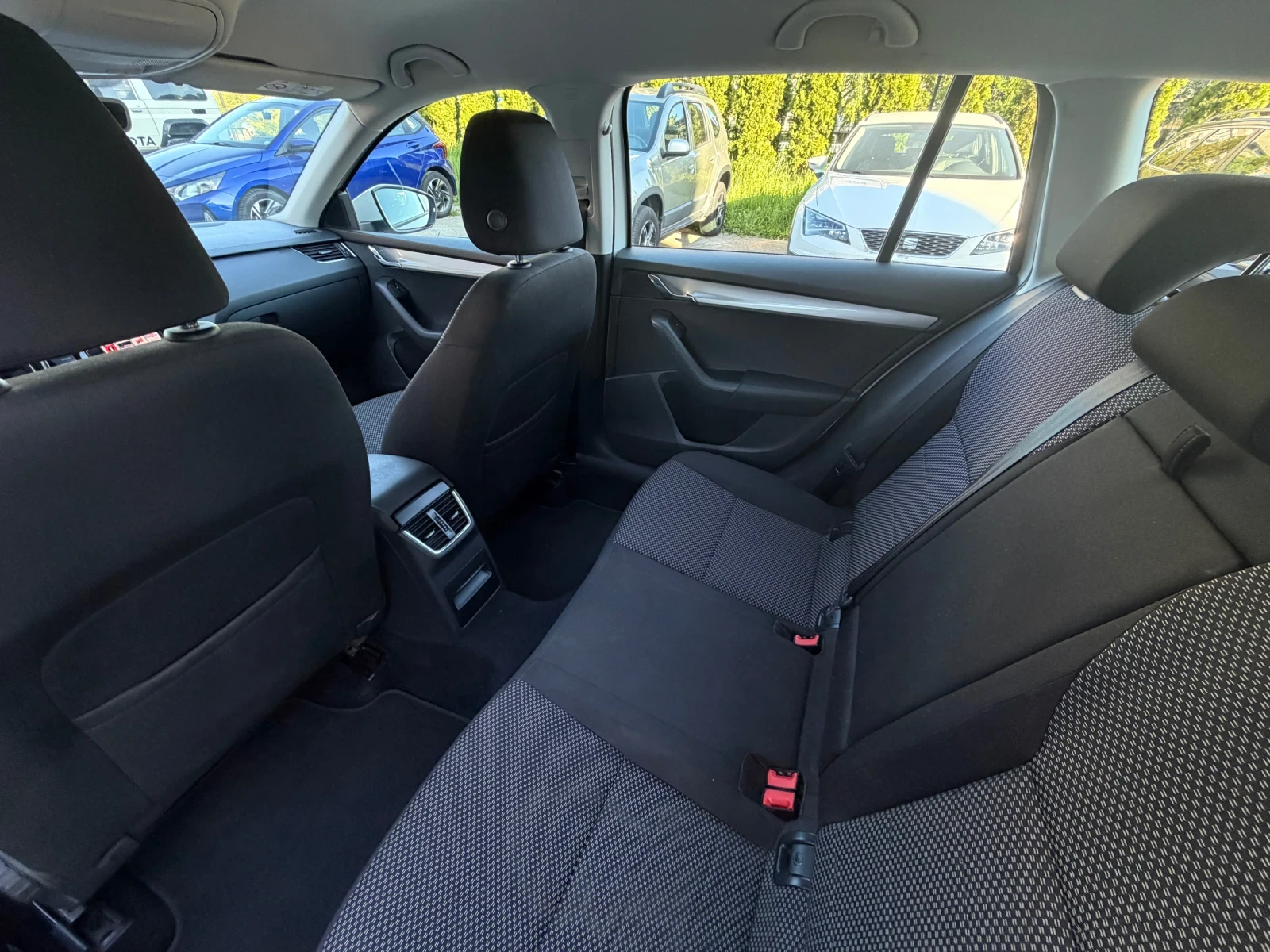 Skoda Octavia, снимка 12 - Автомобили и джипове - 55199115