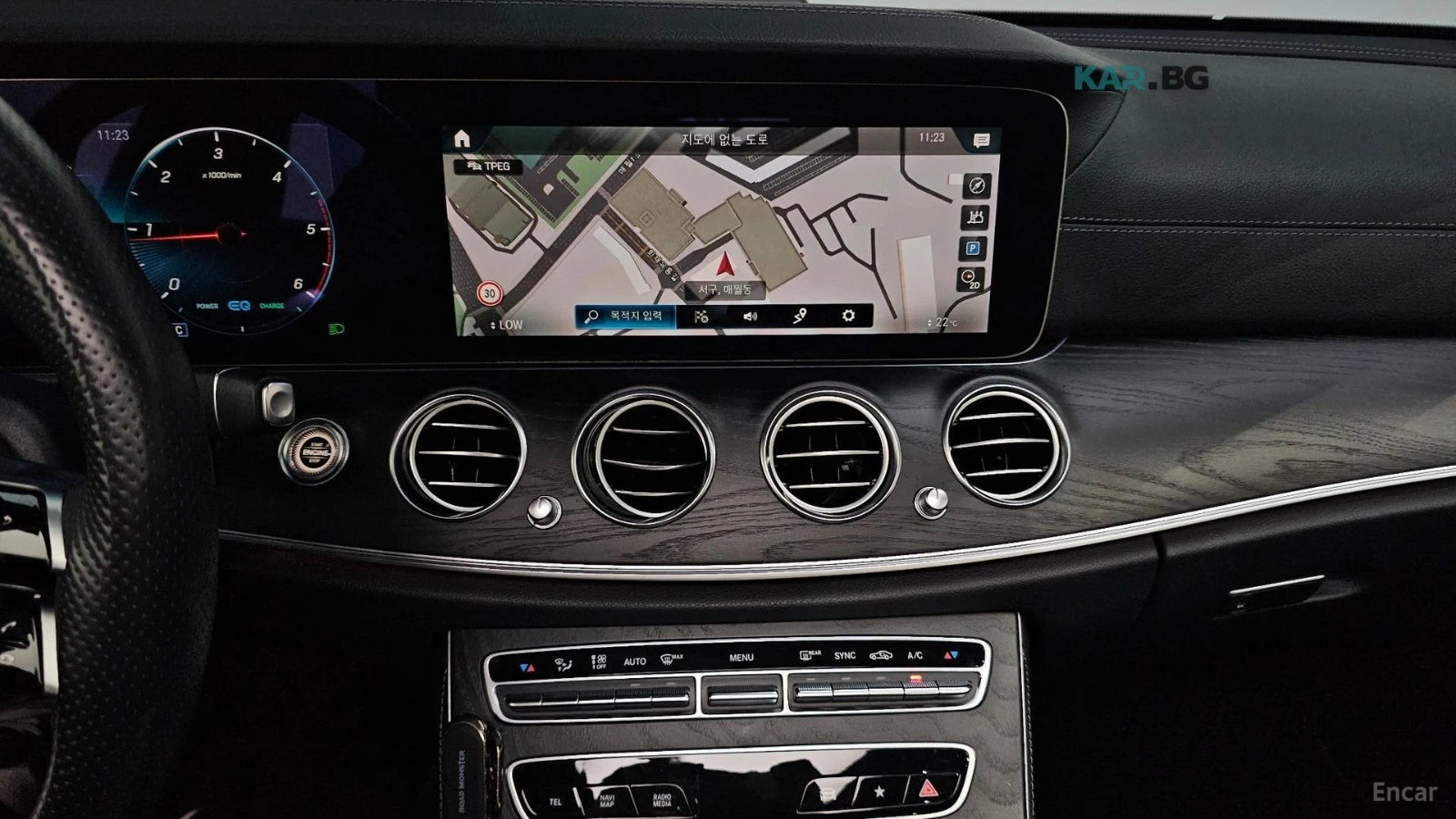 Mercedes-Benz E 220 4MATIC/AMG-LINE/HEAD-UP/360CAMERA/BURMESTER, снимка 9 - Автомобили и джипове - 55258168
