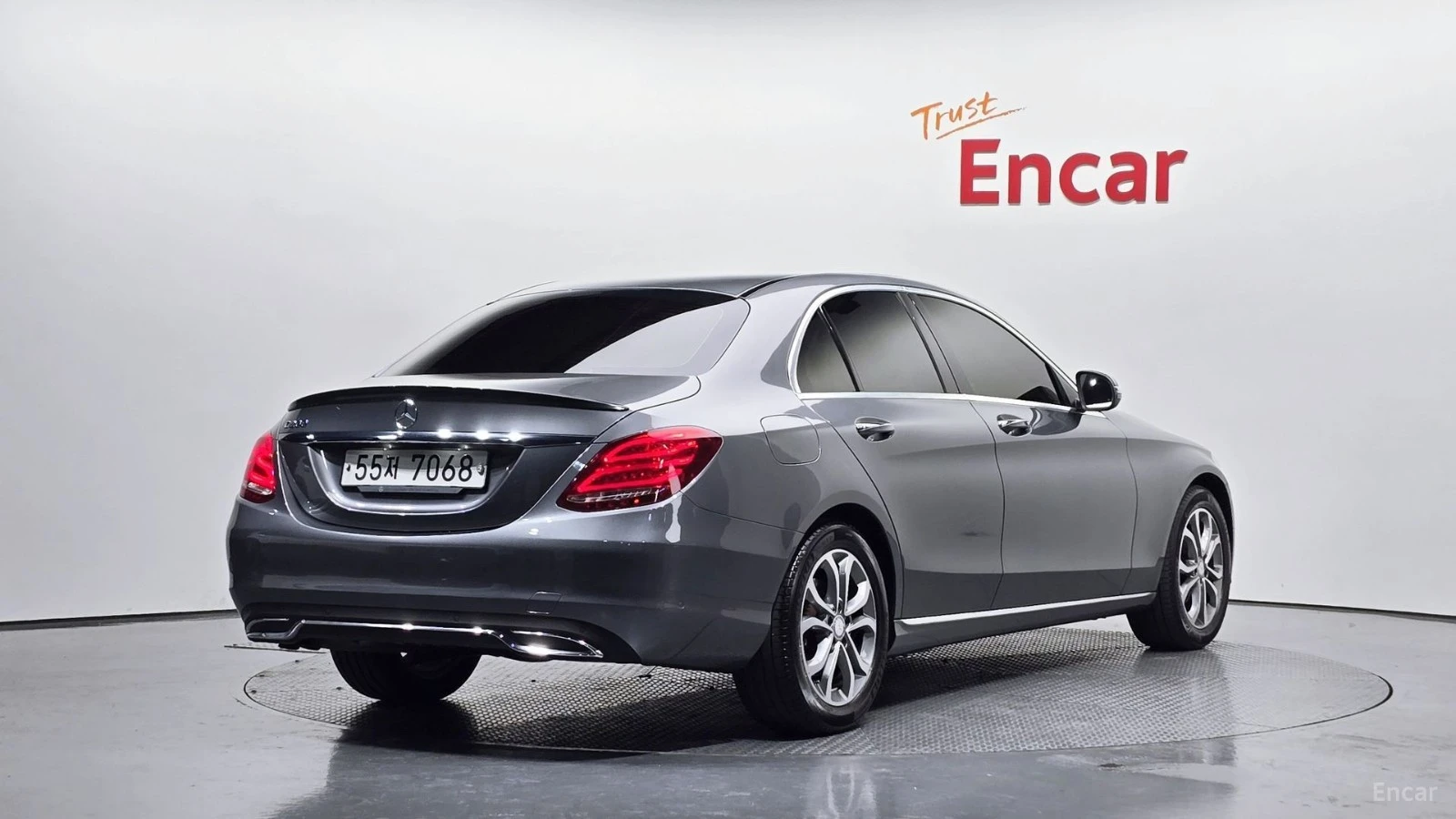 Mercedes-Benz C 200 Avangarde* HUD* КОЖА* НАВИ* ПАНО* АВТОКРЕДИТ, снимка 2 - Автомобили и джипове - 55664045