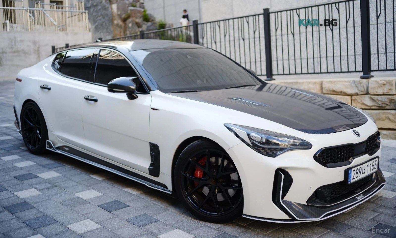 Kia Stinger 3.3 Turbo GT* HUD* 360* КОЖА* ОБДУХВ* НАВИ, снимка 14 - Автомобили и джипове - 55818814