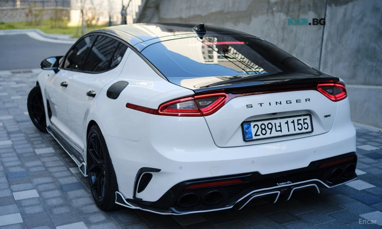 Kia Stinger 3.3 Turbo GT* HUD* 360* КОЖА* ОБДУХВ* НАВИ, снимка 4 - Автомобили и джипове - 55818814