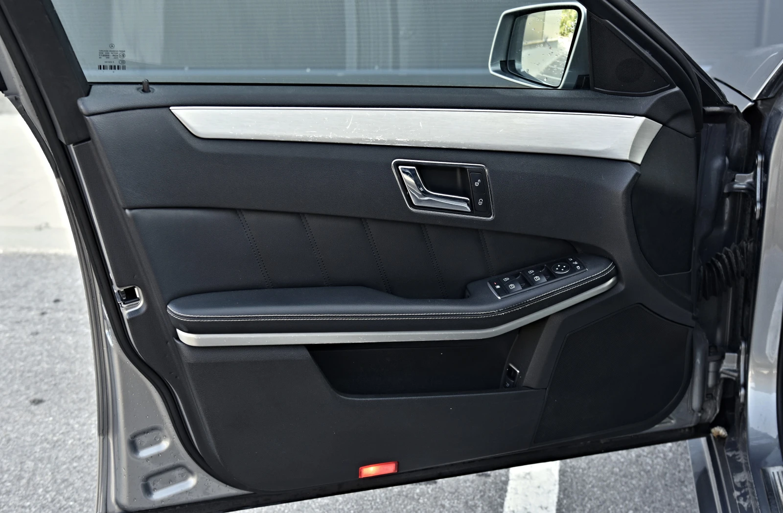 Mercedes-Benz E 350 AMG 350 4 matik, снимка 8 - Автомобили и джипове - 55925980