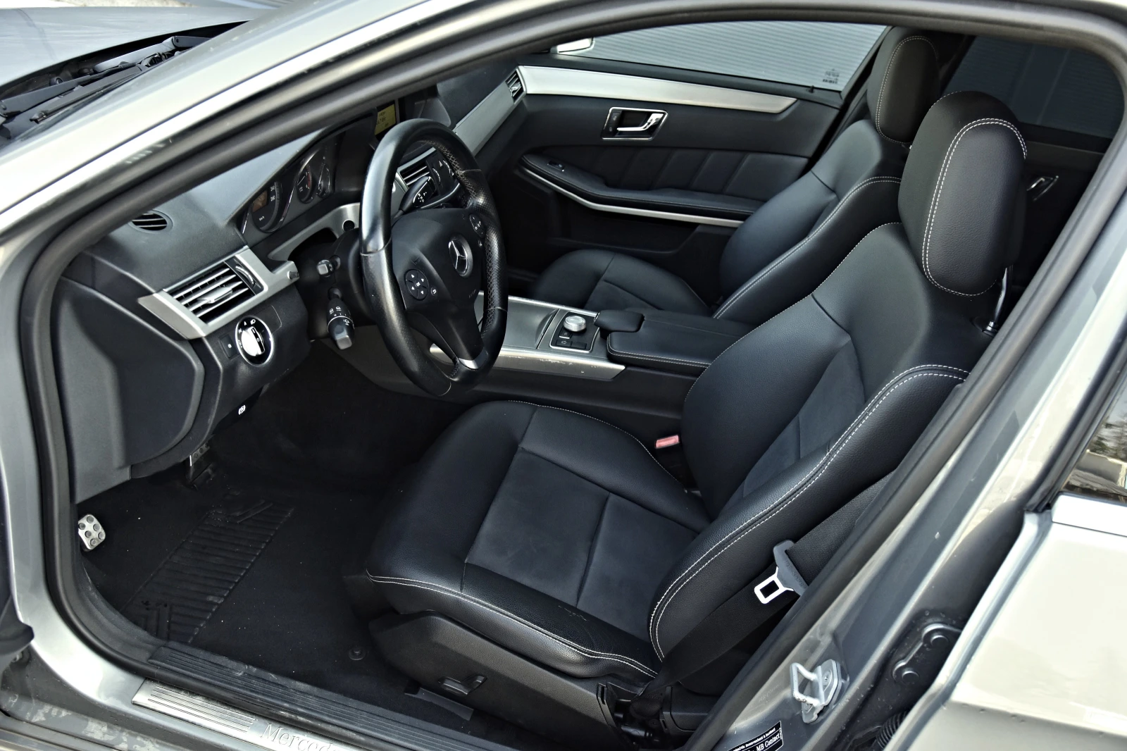 Mercedes-Benz E 350 AMG 350 4 matik, снимка 10 - Автомобили и джипове - 55925980