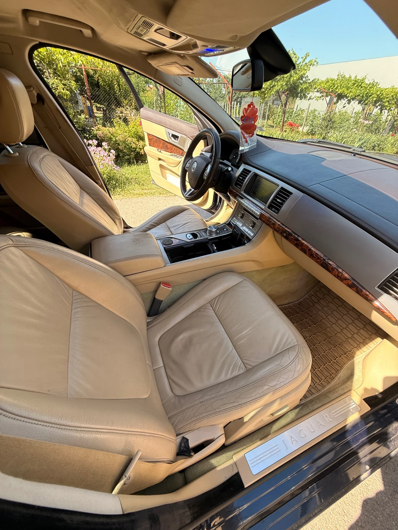 Jaguar Xf, снимка 11 - Автомобили и джипове - 55944386
