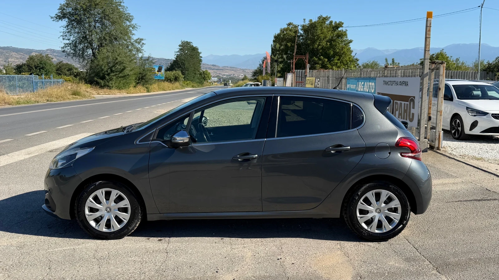 Peugeot 208 1.6HDI ALLURE, снимка 7 - Автомобили и джипове - 55958240