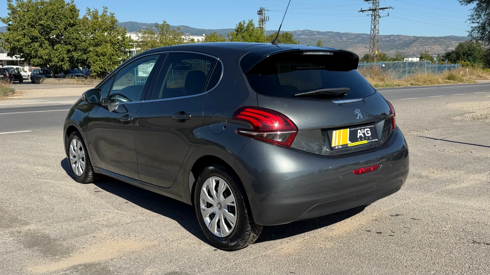 Peugeot 208 1.6HDI ALLURE, снимка 4 - Автомобили и джипове - 55958240