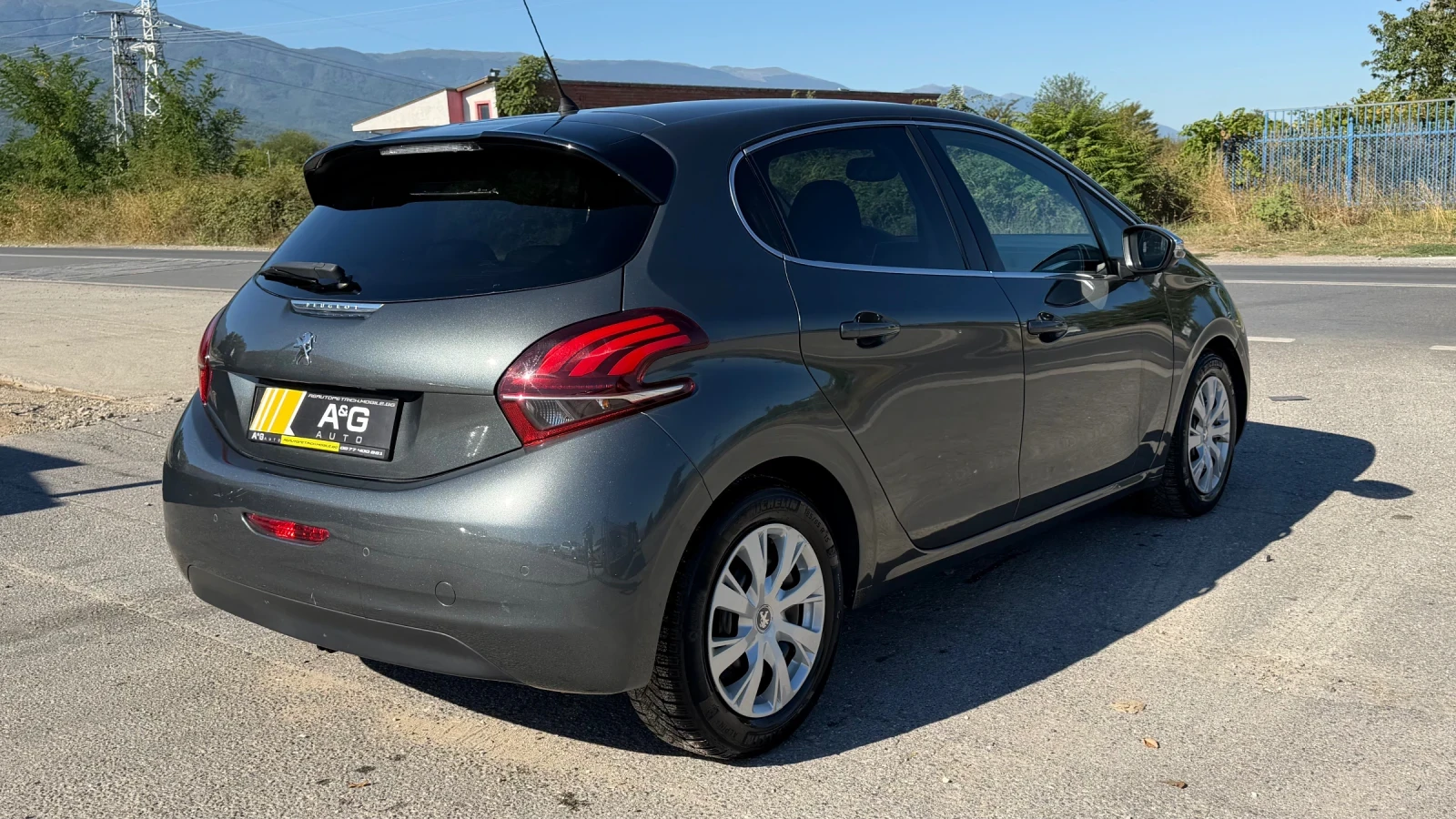Peugeot 208 1.6HDI ALLURE, снимка 2 - Автомобили и джипове - 55958240