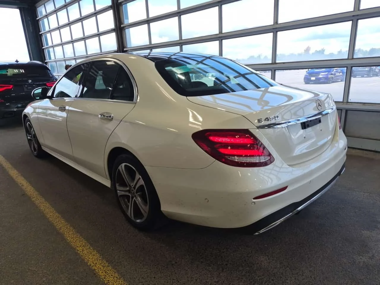 Mercedes-Benz E 450 / BURMESTER / ДИСТРОНИК / 360 / ПАНО, снимка 4 - Автомобили и джипове - 56169227