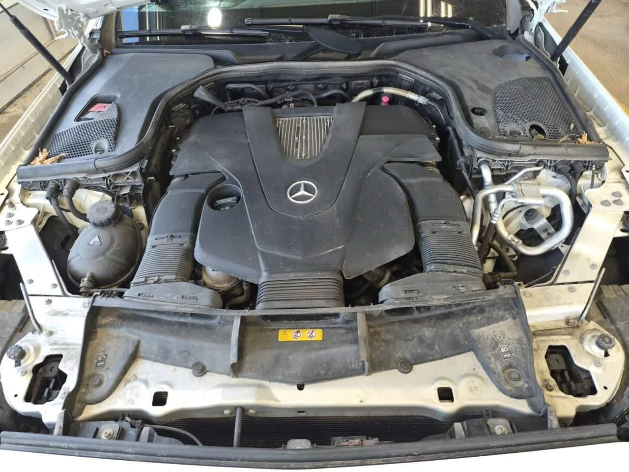 Mercedes-Benz E 450 / BURMESTER / ДИСТРОНИК / 360 / ПАНО, снимка 15 - Автомобили и джипове - 56169227