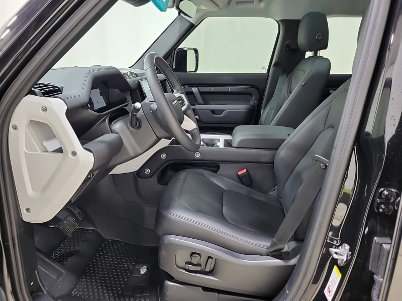 Land Rover Defender 110 P300 S, снимка 7 - Автомобили и джипове - 53170819