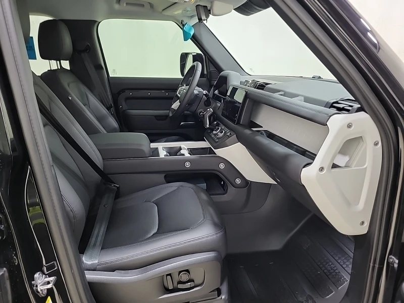 Land Rover Defender 110 P300 S, снимка 14 - Автомобили и джипове - 53170819