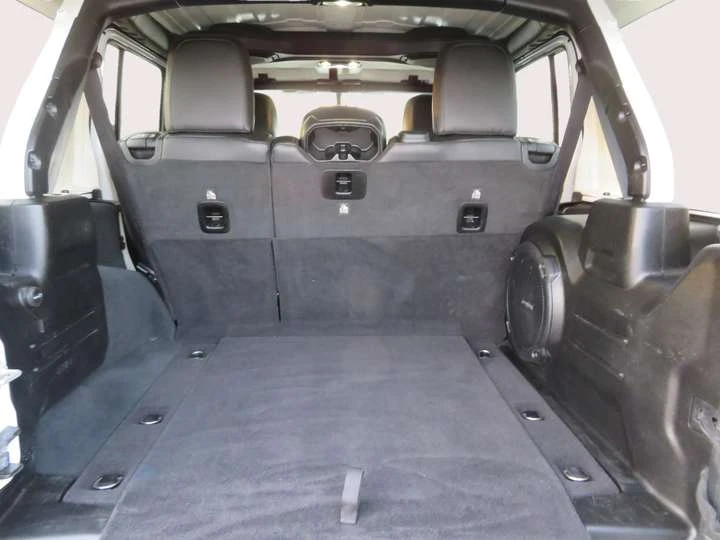 Jeep Wrangler Unlimited Sahara 4x4, снимка 16 - Автомобили и джипове - 53497567