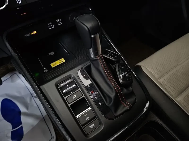 Honda Cr-v 2.0 Hybrid Touring 2Wd, снимка 9 - Автомобили и джипове - 55928404
