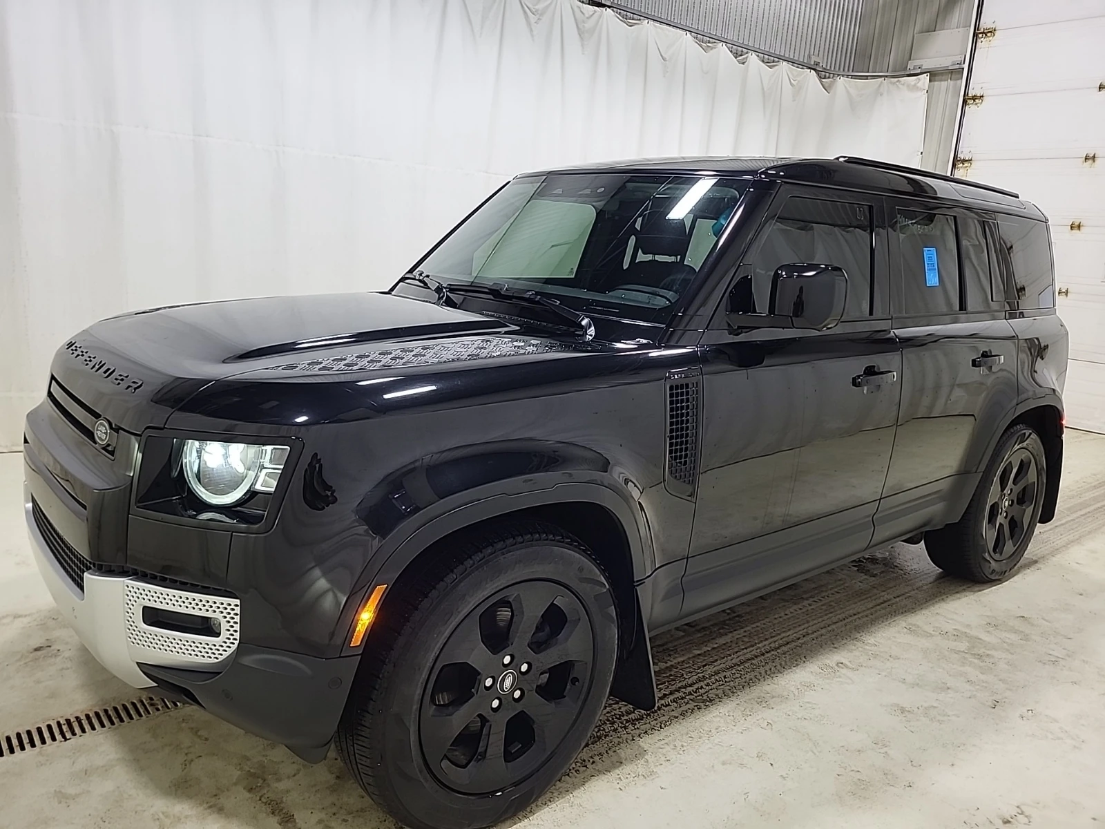 Land Rover Defender 110 P300 S, снимка 1